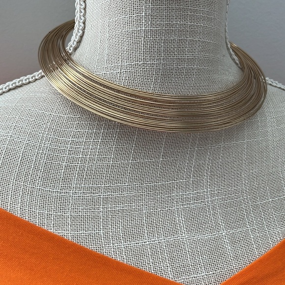 Gold layered choker necklace - Picture 3 of 8